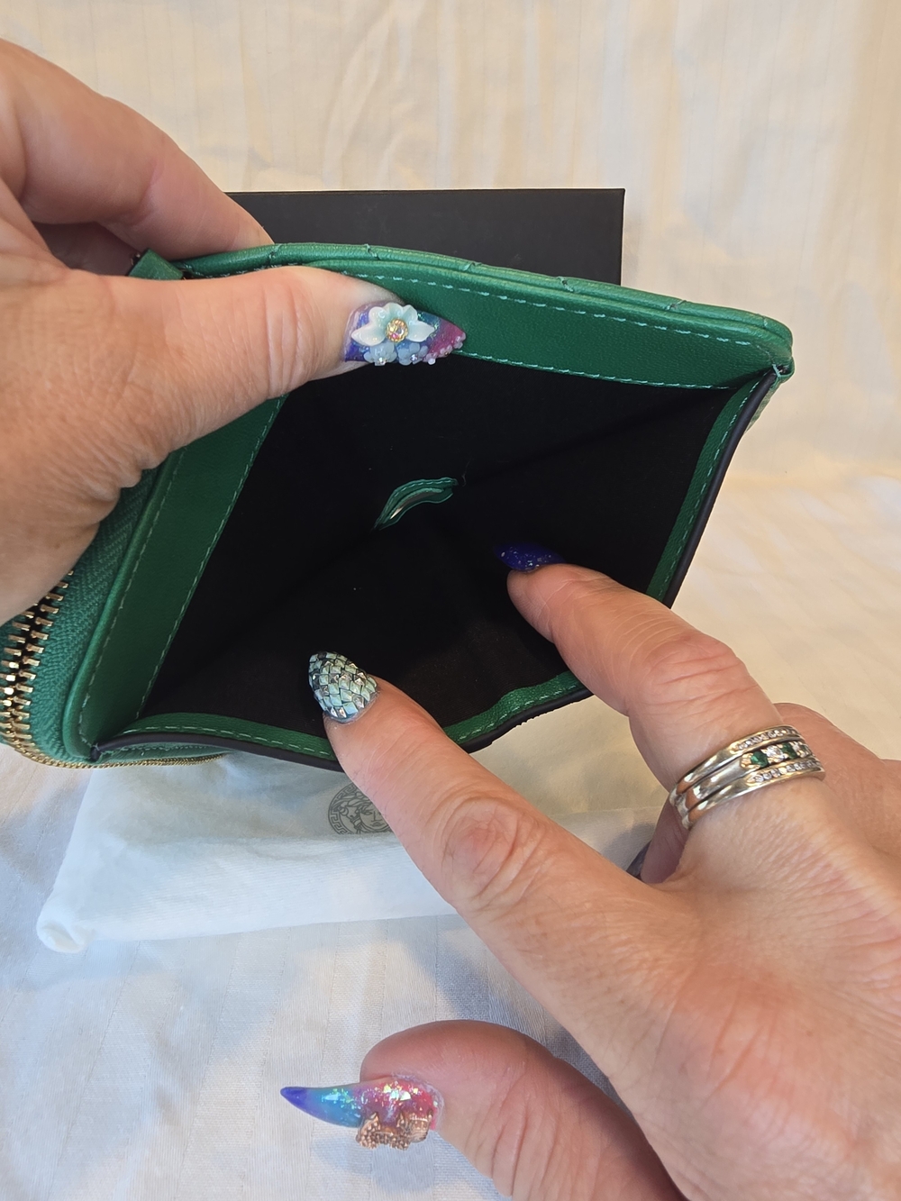 Versace Green Lamb Skin Quilted Leather Zip Wallet with Gold Medusa - Picture 9 of 14